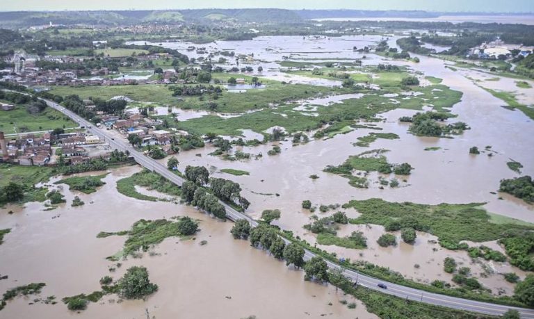 Alagoas debaixo d'água com a chuva recorde nos primeiros dias de julho: Nordeste sofre com clima extremo (Foto: Governo de Alagoas)