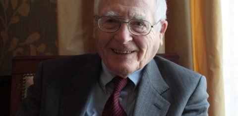 James Lovelock: "O bem-estar das massas crescentes de seres humanos exige um planeta sadio". Foto Jacques Demarthon/AFP