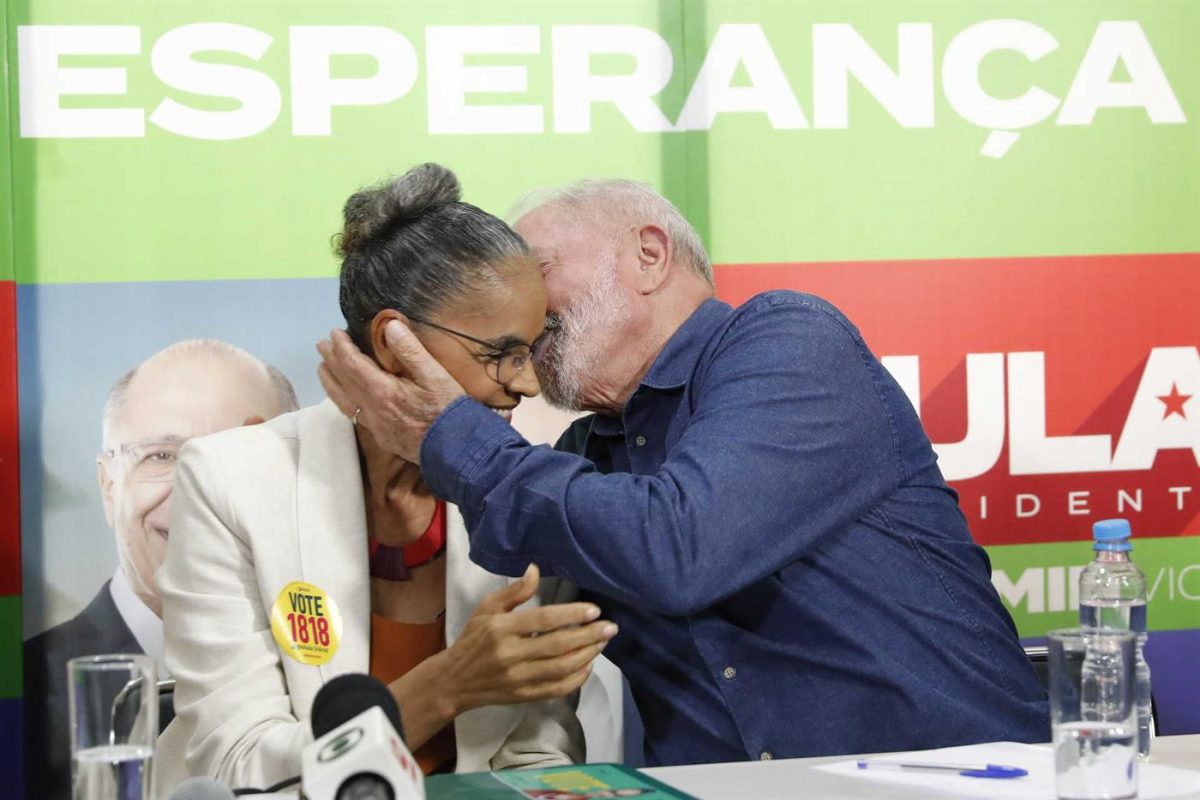 Marina e Lula no encontro para selar apoio: ao assumir propostas da ex-ministra programa de governo do petista se torna o mais verde entre os candidatos do campo democrático (Foto: Ricardo Stuckert / Divulgação - 12/09/2022)