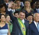 E quando elegem um babaca para comandar o país?