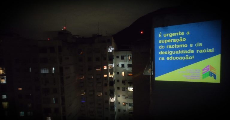 Projeção no lançamento do Projeto Seta: prêmio de US$ 10 milhões para investir em educação antirracista (Foto: ActionAid / Divulgação - 10/12/2021)