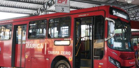 Ônibus com tarifa zero em Maricá, na Região Metropolitana: realidade do cotidiano de 50 cidades será estendida a mais 130 no domingo do segundo turno da eleição no Brasil (Foto: Prefeitura de Maricá)