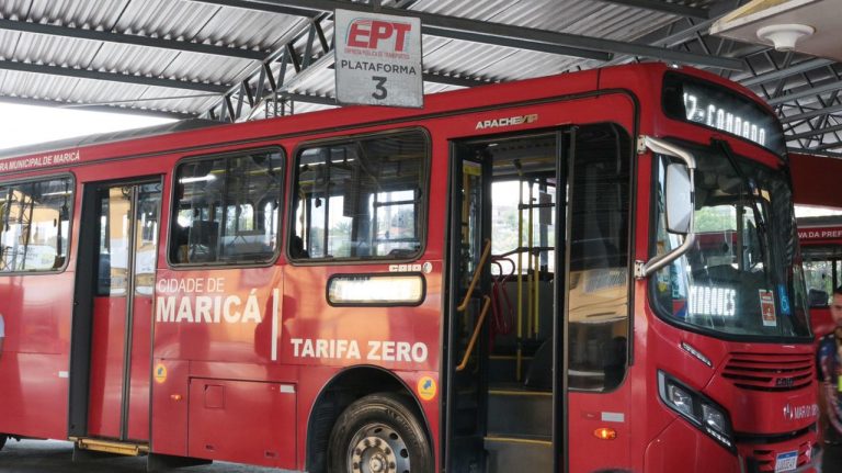 Ônibus com tarifa zero em Maricá, na Região Metropolitana: realidade do cotidiano de 50 cidades será estendida a mais 130 no domingo do segundo turno da eleição no Brasil (Foto: Prefeitura de Maricá)