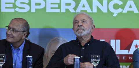 O ex-presidente Lula, que fará 77 anos no dia 27 de outubro, chega ao segundo turno liderando todas as pesquisas. Foto Nelson Almeida/AFP