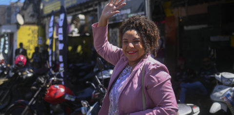 Renata Souza: "A violência no nosso estado é dirigida, de modo arbitrário e seletivo, para o povo preto e favelado, que vive em territórios onde a liberdade e a democracia nunca chegaram de fato". Foto André Borges/AFP