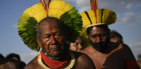 Grupo de indígenas se manifesta em frente ao STF contra a mudança nas regras de demarcação do territórios. Foto Mateus Bonomi/AGIF via AFP