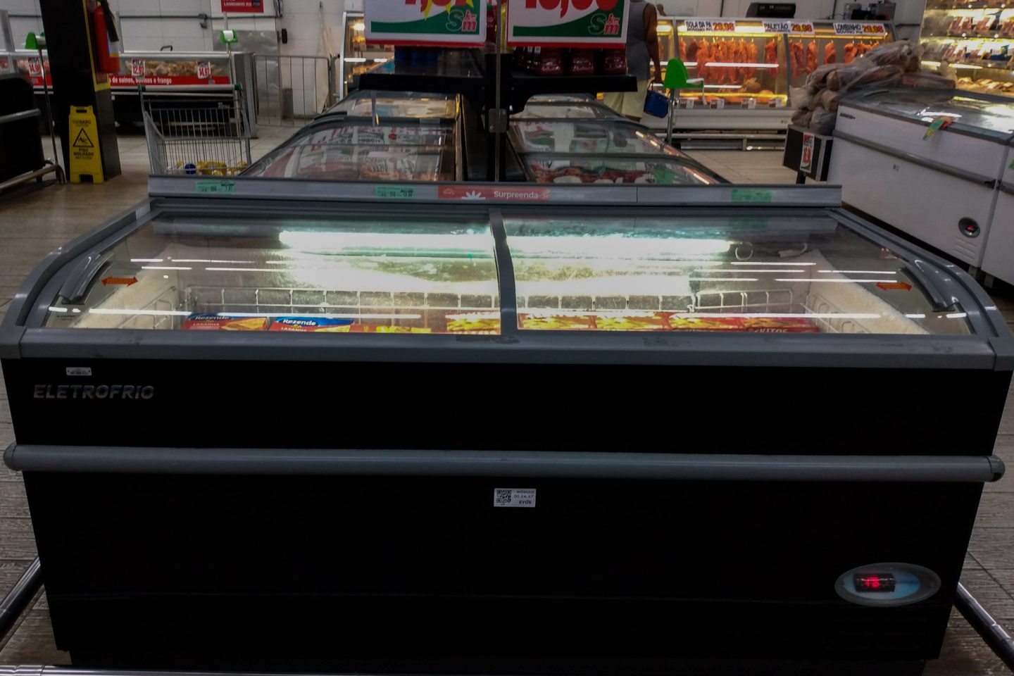 Geladeiras de supermercado: tecnologia pode evitar desperdício de alimentos devido à refrigeração deficiente. Foto Ana Carolina Aguiar