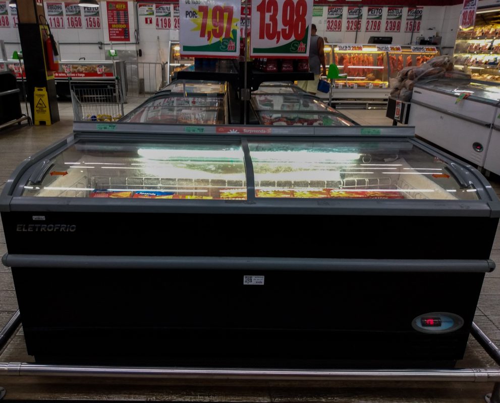 Geladeiras de supermercado: tecnologia pode evitar desperdício de alimentos devido à refrigeração deficiente. Foto Ana Carolina Aguiar