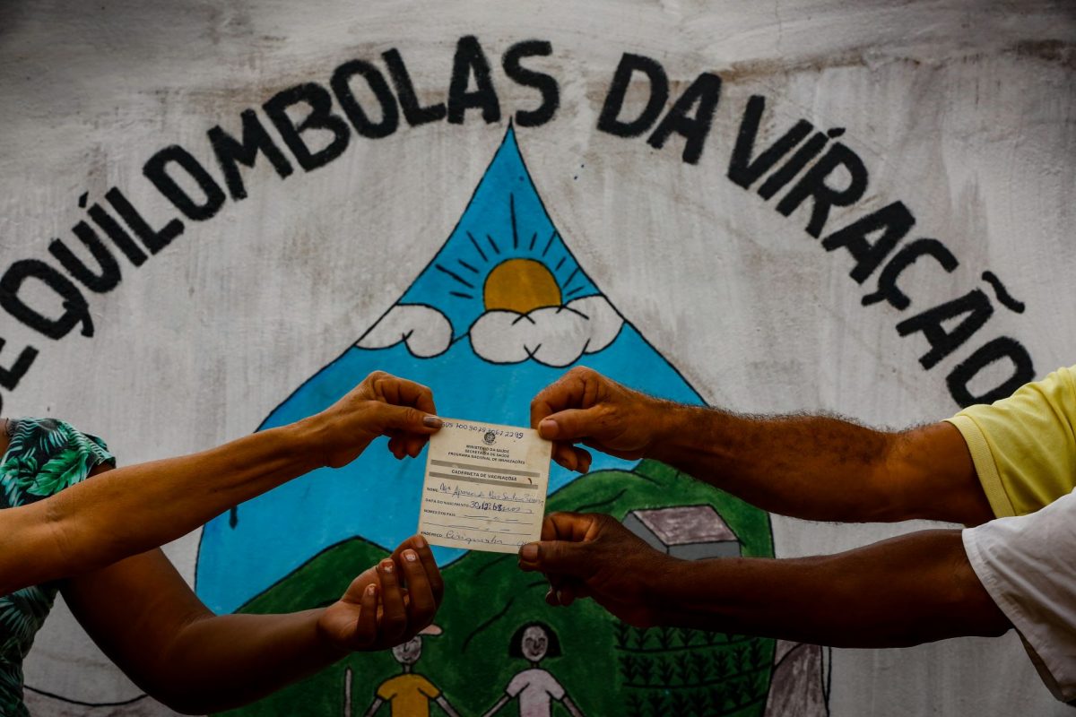 Quilombolas de Jeremoabo se uniram a agentes comunitários de saúde para lutar contra desabastecimento de doses e desinformação (Foto: Rafael Martins)