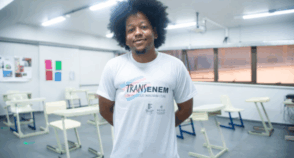 Quebrando armários: os desafios de estudantes, pais e professores LGBTQIA+
