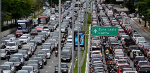 Engarrafamento na capital paulista: transporte é o maior responsável pela emissão de gases de efeito estufa nas cidades brasileiras (Foto: Prefeitura de São Paulo)