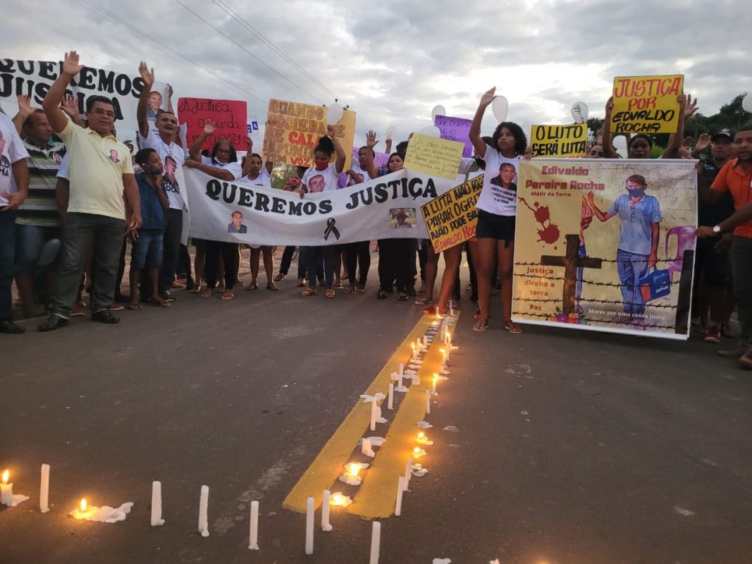 Manifestação em protesto contra o assassinato do líder quilombola Edvaldo: clima de guerra contra quilombos no Maranhão (Foto: João Paulo Guimarães)
