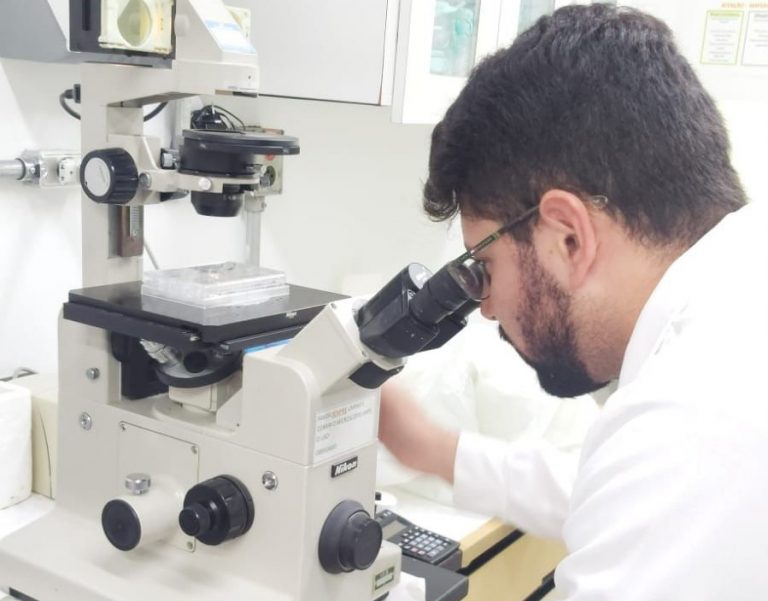 Igor Santiago-Carvalho: da Universidade Estadual do Norte Fluminense para doutorado na USP e pesquisa sobre respostas imunológicas às infecções pulmonares na Mayo Clinic Arizona, em pós-doc nos EUA (Foto: Acervo Pessoal)