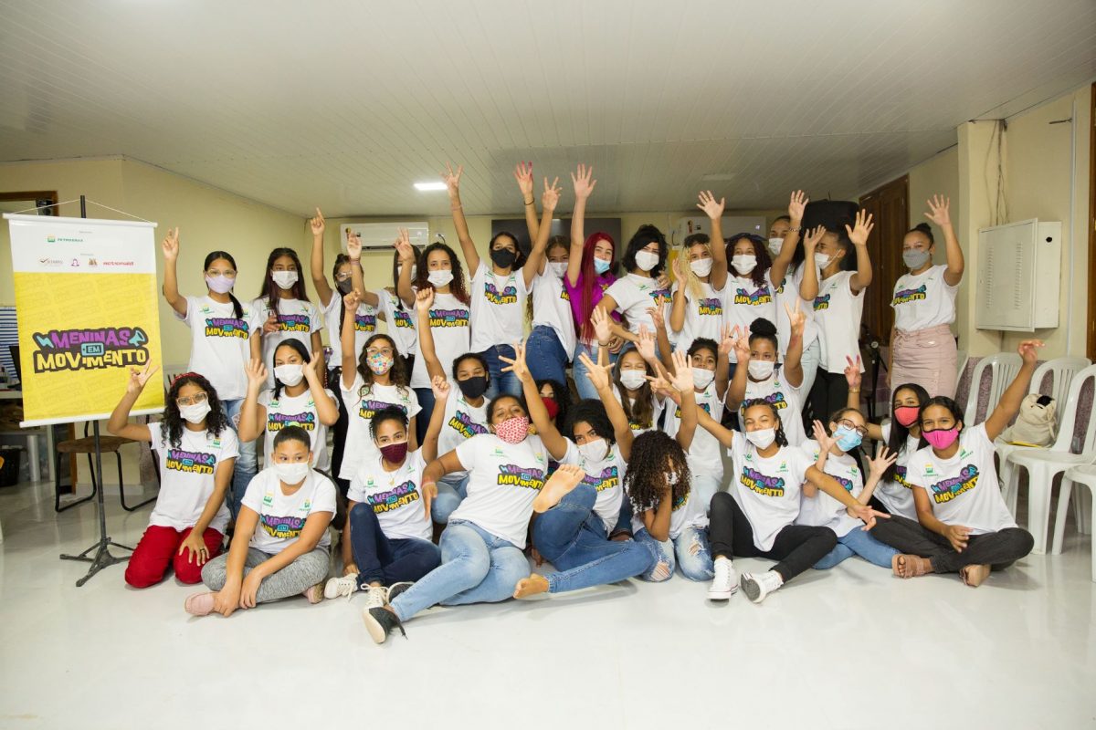 As Meninas em Movimento durante oficina de comunicação: protagonismo em campanha contra violação de direitos (Foto: Micaela Pereira)