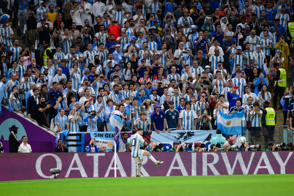 Lionel Messi e a torcida argentina contra a Holanda: Copa do Mundo, histórias e glórias (Foto: FIfa - 09/12/2022)