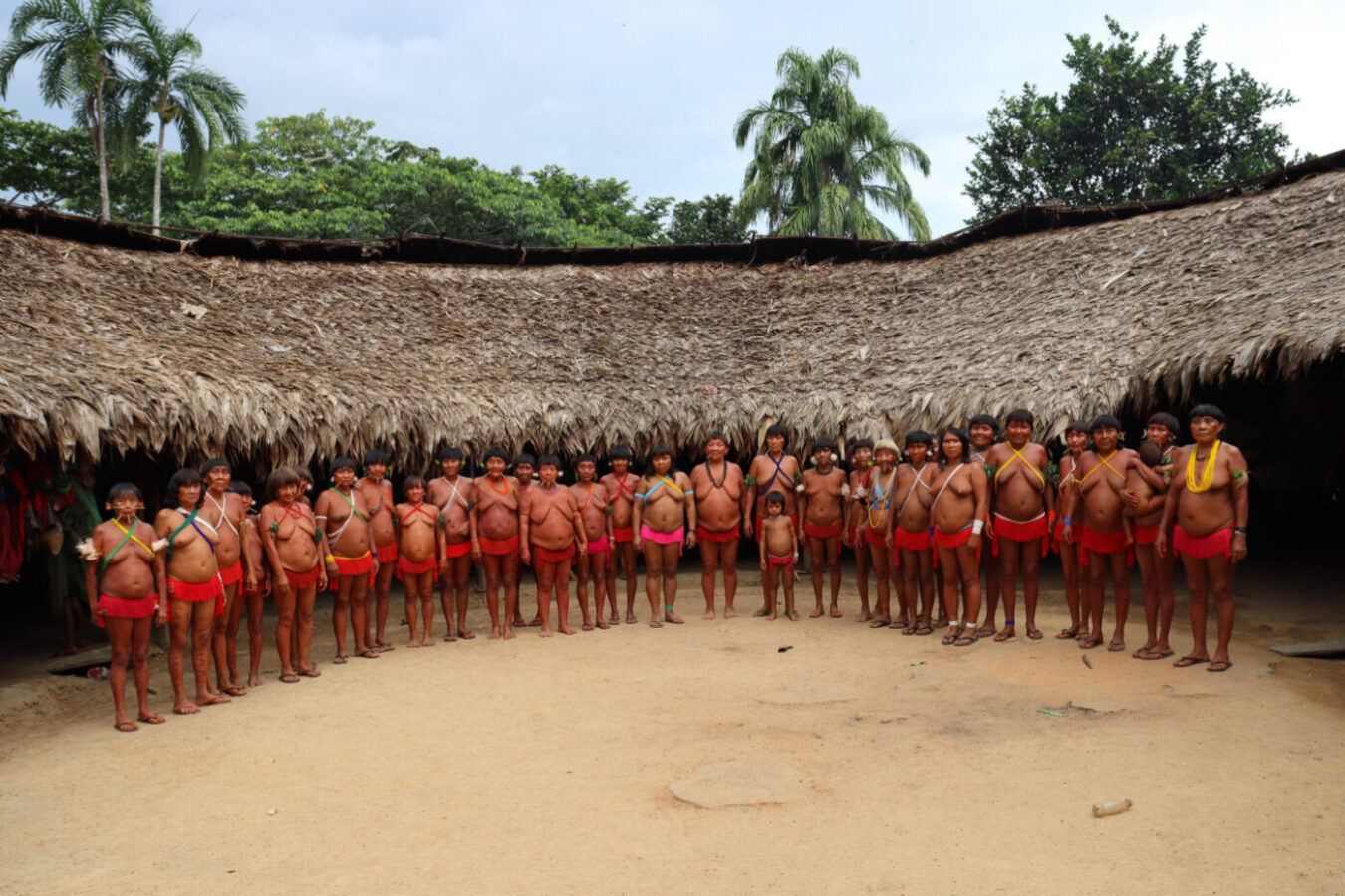Reunião durante o XIII Encontro de Mulheres Yanomami: carta ao presidente Lula denunciando ataques e ameaças aos povos indígenas (Foto: Juruna Yanomami/ HAY / Amazônia Real)