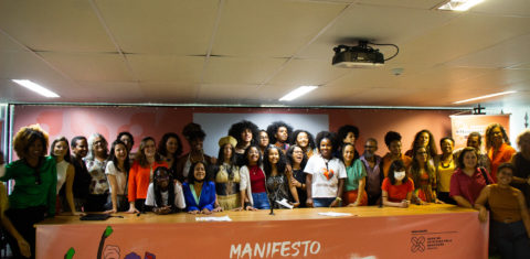Vinte de meninas de todo o país ficaram responsáveis pela redação do Manifesto #MeninasDecidem pelo Direito à Educação. Foto Fundo Malala