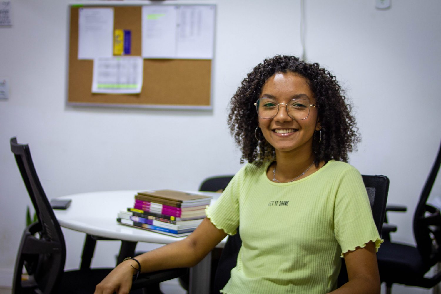 Thalita Silva Nogueira, de 18 anos, é a representante do Complexo da Maré na elaboração do Manifesto #MeninasDecidem pelo Direito à Educação. Foto Gabi Lino