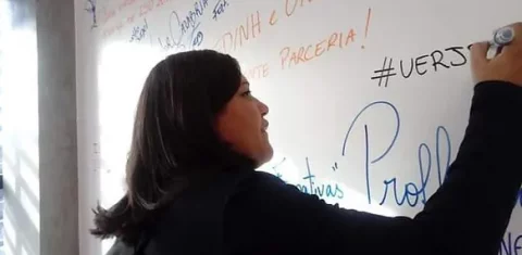 Hoje professora e doutora em Letras, Dayhane fez parte da primeira geração de cotistas da Uerj. Foto: Arquivo pessoal