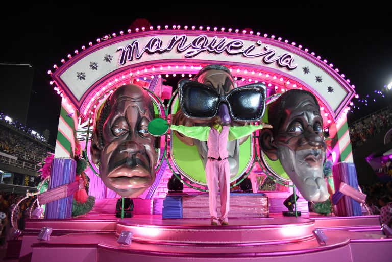 Abre-alas da Mangueira no Carnaval 2022: escolas de samba do Rio reforçam identidade ao usar nomes de suas comunidades (Foto: Riotur - 22/04/2022)