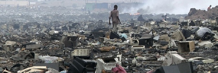 Lixo eletrônico a perder de vista na periferia de Acra, capital de Gana: realidade devastadora. Foto Reprodução