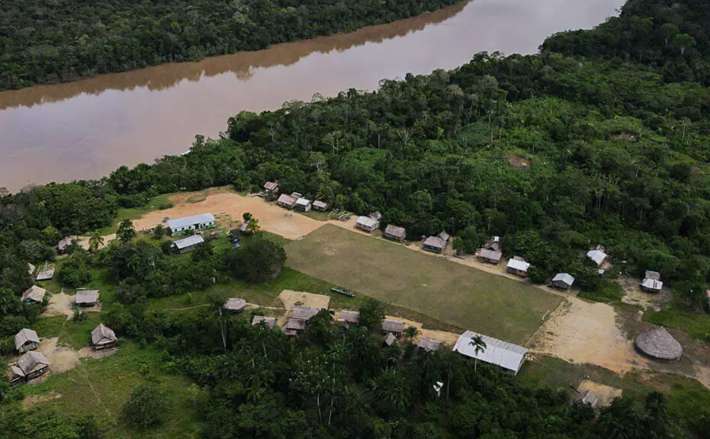 Vista aérea da Aldeia São Luís, do povo Kanamari, localizada na região do Médio Rio Javari, na TI Vale do Javari (Foto: Bruno Kelly/Amazônia Real)