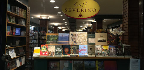 No charmoso Café Severino, no Leblon, o café do próximo segue resistindo, mas anda em baixa. Foto Divulgação