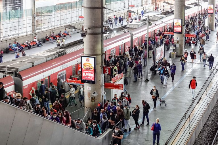 Visão geral do metrô de São Paulo, estado ganhou mais de 3 milhões de habitantes entre os dois últimos censos. Foto Paulo Lopes/Anadolu Agency via AFP