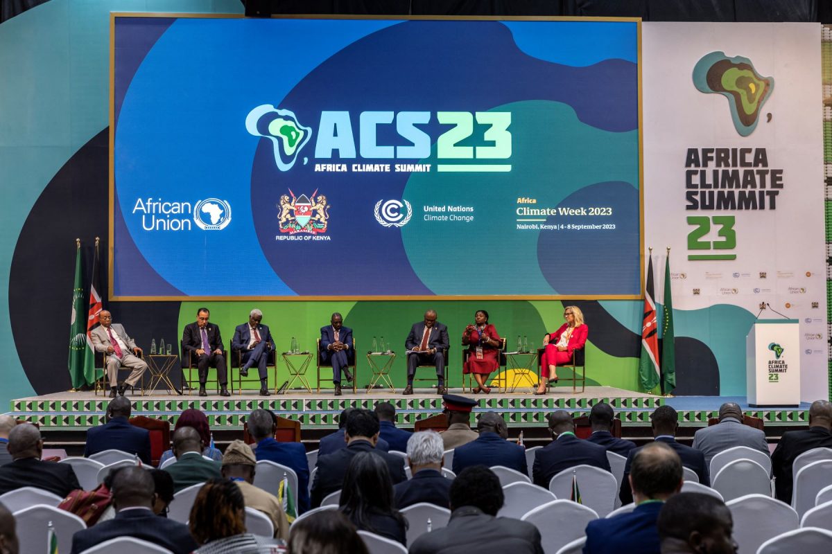 Debate na Cúpula do Clima da África em Nairóbi (Quênia): criação de novos impostos globais sobre as emissões de carbono e reformas das instituições internacionais para ajudar a financiar ações contra as alterações climáticas (Foto: Luís Tato)