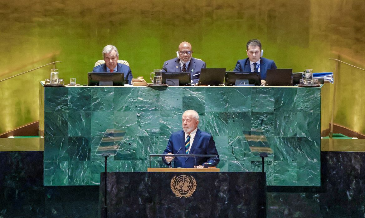 O presidente Lula discursa na abertura da Assembleia Geral da ONU: combate à desigualdade e defesa da democracia e da liberdade de imprensa (Foto: Ricardo Stuckert/PR - 19/09/2023)