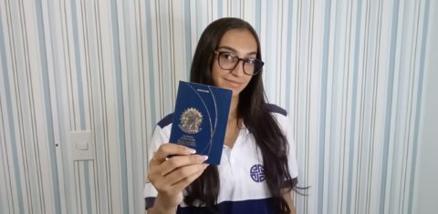 Lara, que está com tudo pronto para a viagem, afirma que vai deixar a bagagem com bastante espaço para trazer muito conhecimento. Foto Arquivo pessoal