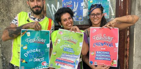 Agentes de Redução de Danos da Escola Livre de Pernambuco em campanha no Carnaval: apologia ao cuidado (Foto: Divulgação / Escola Livre de Redução de Danos)