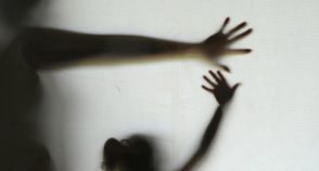 Infância sem direitos: a violência começa em casa
