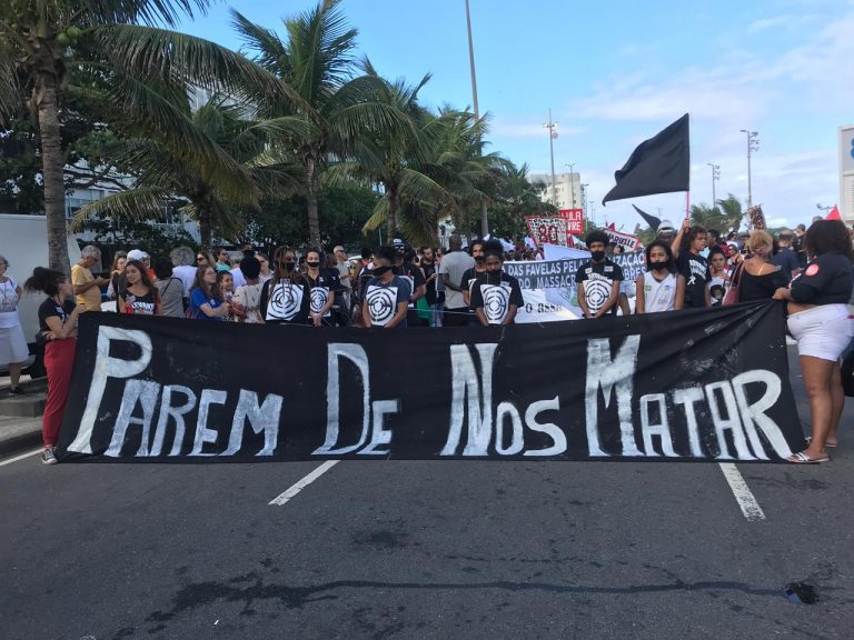 Manifestação contra a violência policial e o racismo no Rio de Janeiro: em entrevista, Jurema Werneck, diretora da Anistia, analisa os impactos da descriminalização do uso de drogas em julgamento no STF (Foto: Maré de Notícias - 26/05/2019)
