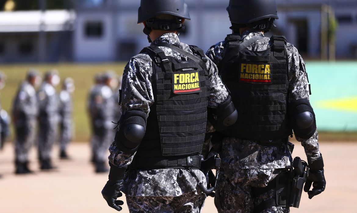 Agentes da Força Nacional no Rio de Janeiro: muito dinheiro e pouca inteligência (Foto: Marcelo Camargo / Agência Brasil - 19/06/2021)