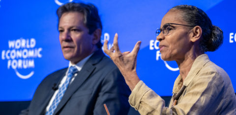 O ministro da Fazenda, Fernando Haddad, e a ministra do Meio Ambiente, Marina Silva, falam no Fórum Econômico Mundial: quatro anos de desafios. Foto Fabrice Coffrini/AFP