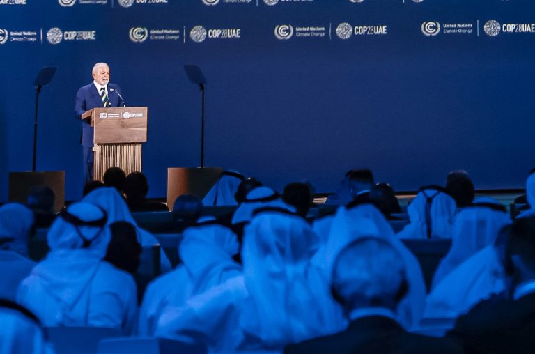Lula discursa na sessão de abertura da COP28, em Dubai: cobranças e contradições. Foto Ricardo Stuckert/PR