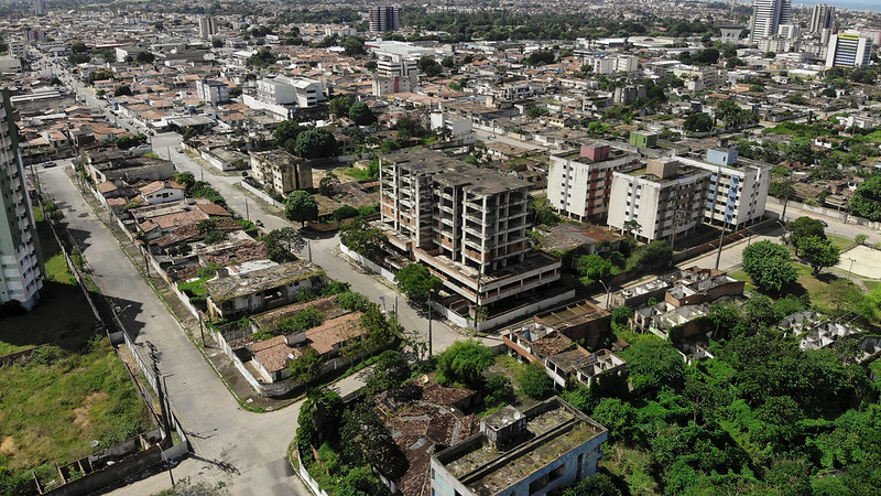 Vista aérea dos bairros afetados pelo desabamento em Maceió. Foto: Arnaldo Sete/MZ Conteúdo