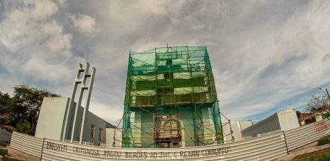Moradores protestam contra o descaso das autoridades diante dos desmandos da empresa. Foto Inês Campelo/MZ Conteúdo