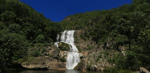 Cachoeira em território quilombola na Chapada dos Veadeiros: 83% da vegetação do Cerrado preservada no Quilombo Kalunga (Foto: AQK)