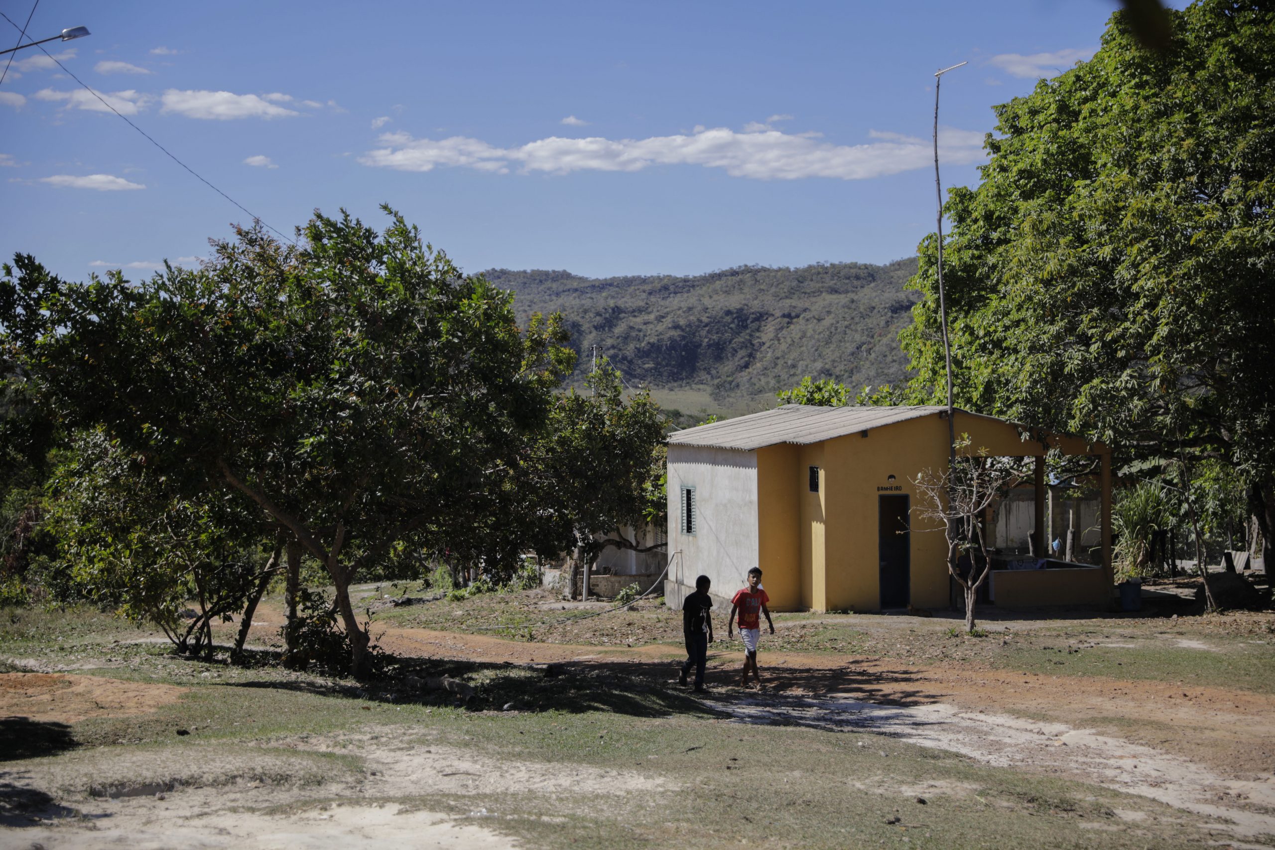 Comunidade Engenho II no Quilombo Kalunga: na época da demarcação do sítio histórico, muitos quilombolas evitaram identificação por temerem preconceito (Foto: Joédson Alves / Agência Brasil - 12/09/2023)