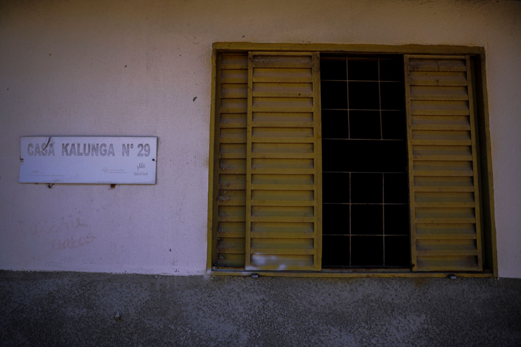 Casa identificada como do Território Quilombola Kalunga na comunidade Engenho II: demora nos processos de titulação dos quilombos (Foto: Joéson Alves / Agência Brasil - 13/09/2023)