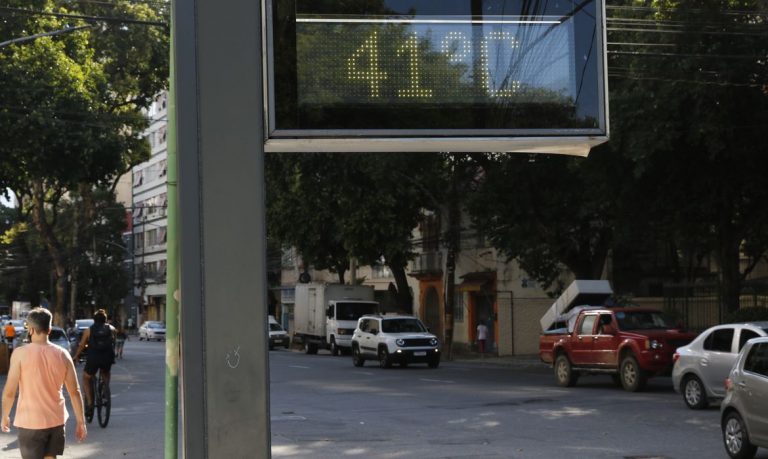 Temperatura acima de 40 graus no Rio: relatório aponta que 2023 teve recordes de calor, de aquecimento dos oceanos e de derretimento de geleiras (Foto: Fernando Frazão / Agência Brasil)