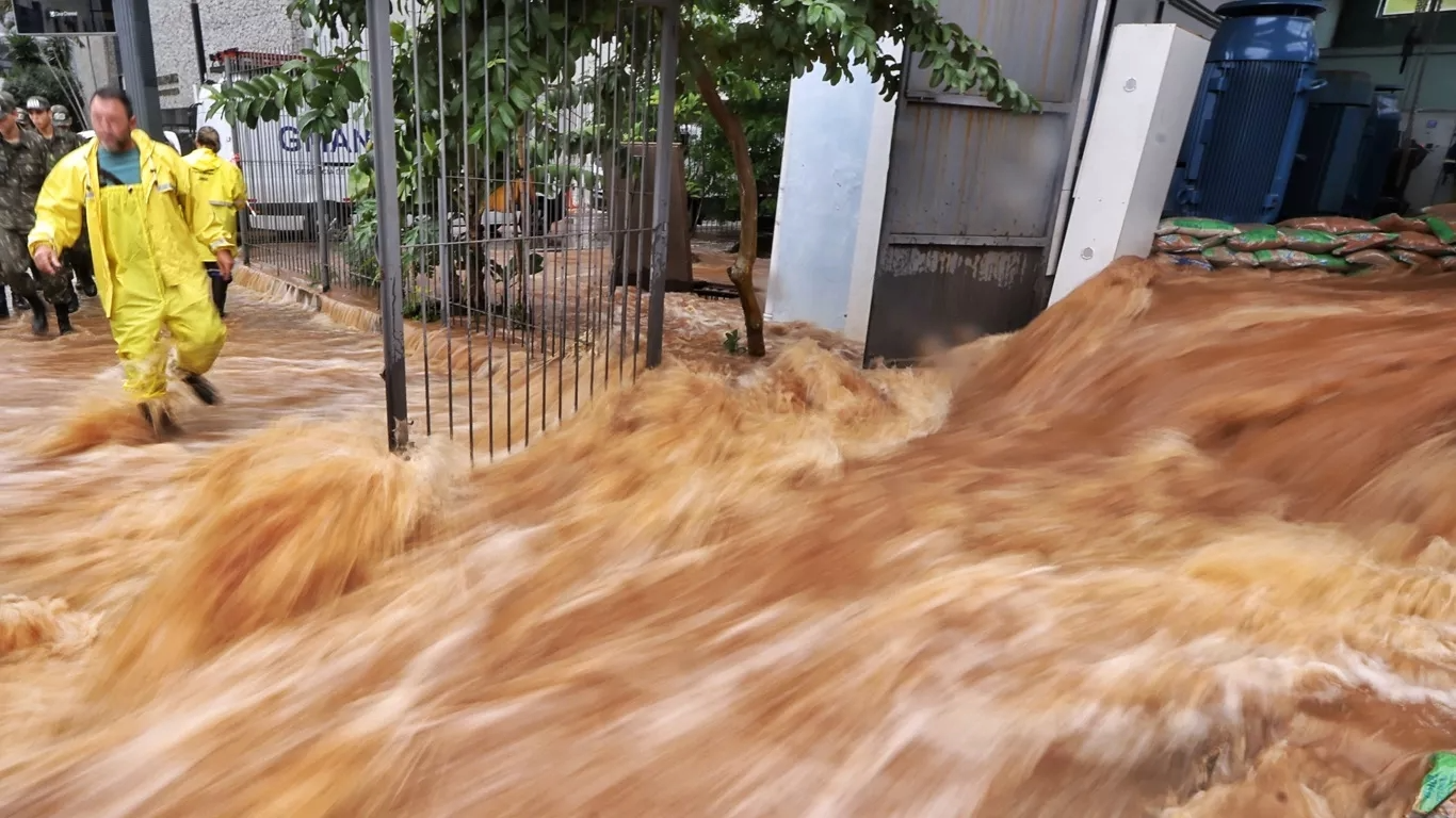 Enxurrada em Porto Alegre após Lagoa Guaíba atingir marca reocrde: Dos 497 municípios gaúchos, 332 foram afetados pelas fortes chuvas (Foto: Lauro Alves / Secom-RS)