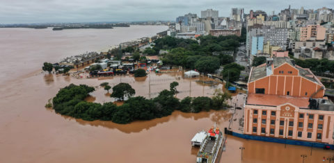 Porto Alegre invadida pelas águas do Guaíba: o modelo de crescimento econômico que causou o desastre representa o verdadeiro fator de risco (Foto: Gilvan Rocha/Agência Brasil - 03/05/2024)