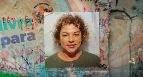 Dia em coworking, noite em abrigo: a luta de Juliel, mulher trans pós-graduada em situação de rua