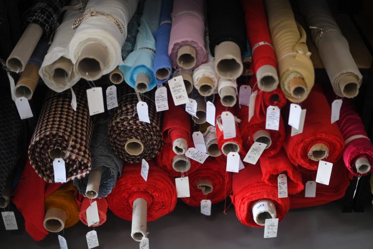 New Craft House: estúdio de costura artesanal, um moviment que cresce em Londres em reação à fast fashion / foto Daniel Leal - AFP