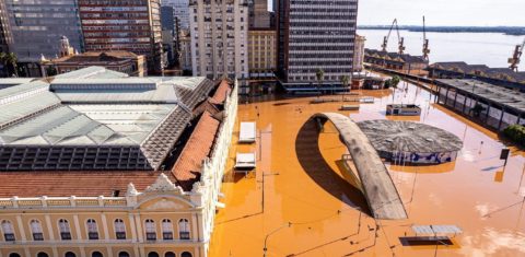 Centro Histórico de Porto Alegre invadido pelas águas: sem investimento na contenção das águas do Guaíba (Foto: Gustavo Mansur / GOVRS - 05/05/2024)