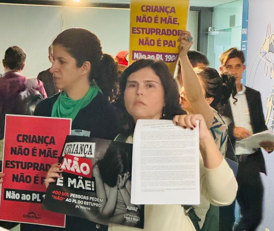 Letícia Araújo, nascida em Petrópolis, radicada em Brasília, educadora e idealizadora do movimento: mulheres exigem arquivamento do projeto (Foto: Arquivo Pessoal)