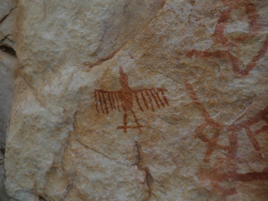 Pintura rupestre em São Gonçalo da Serra: herança sagrada dos ancestrais indígenas (Foto: Antônio Tamoquim)